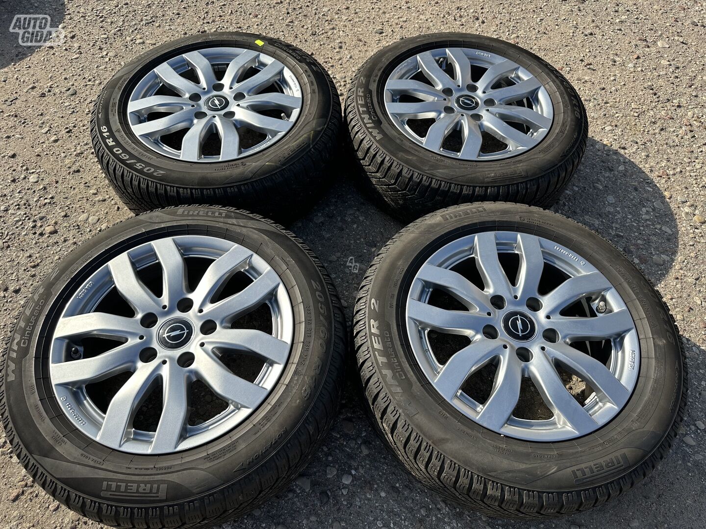 Opel Siunciam, 7J ET31 light alloy R16 rims