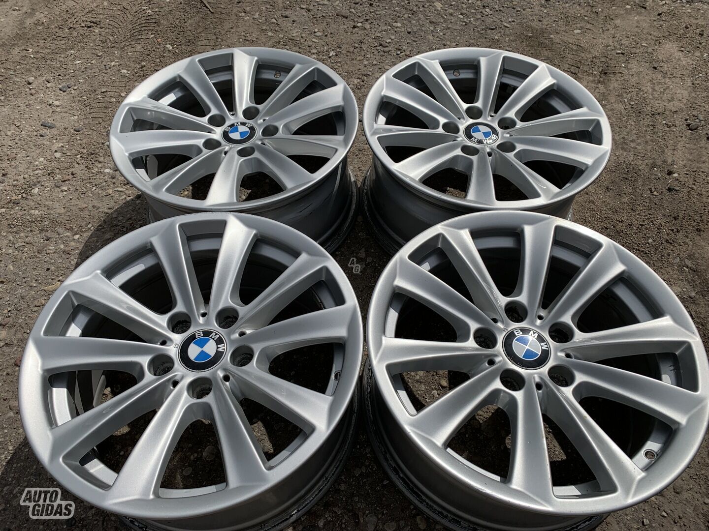 BMW Siunciam, 8J ET30 light alloy R17 rims