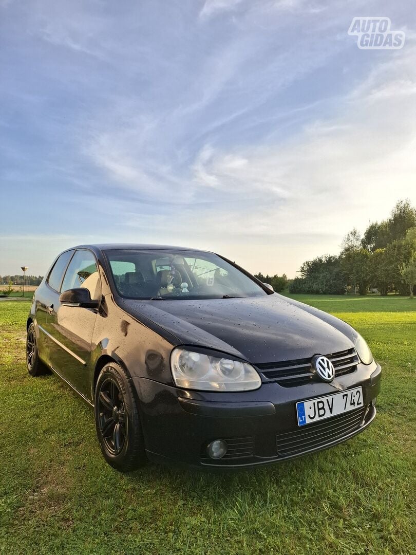 Volkswagen Golf V 2004 г