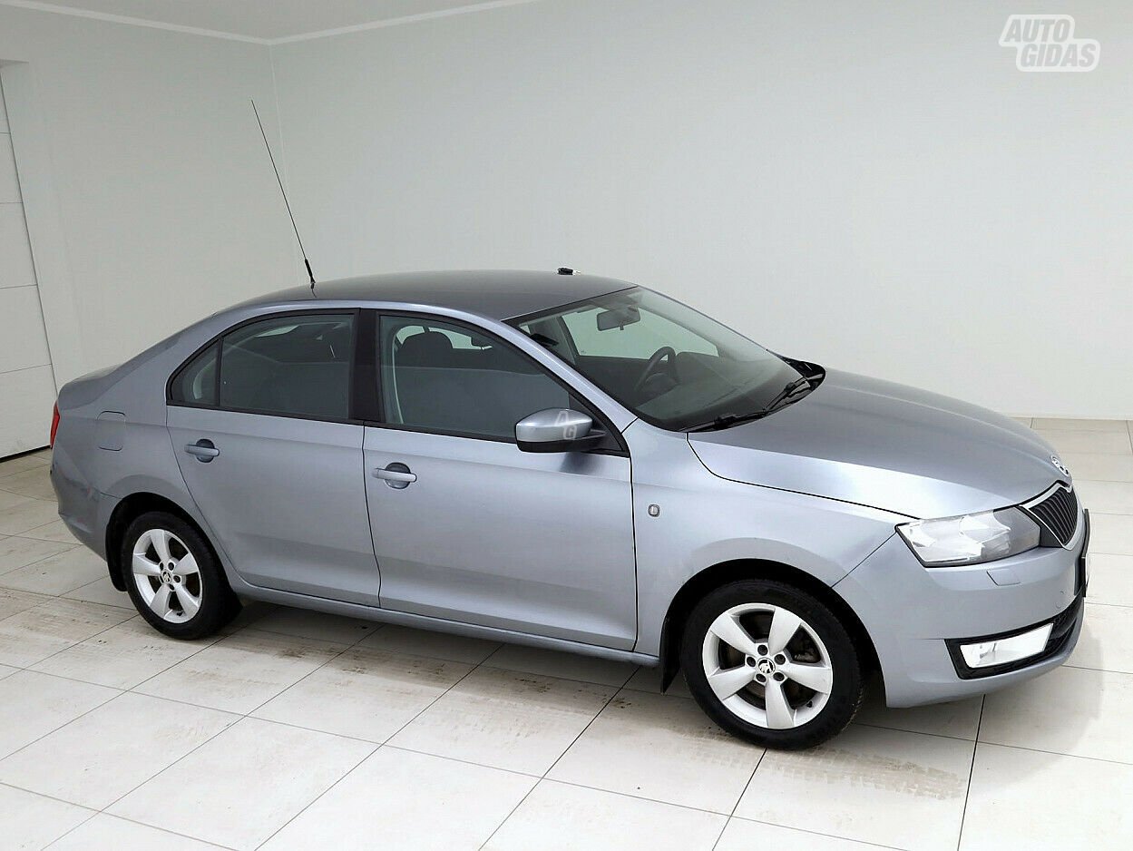 Skoda RAPID 2013 y Hatchback