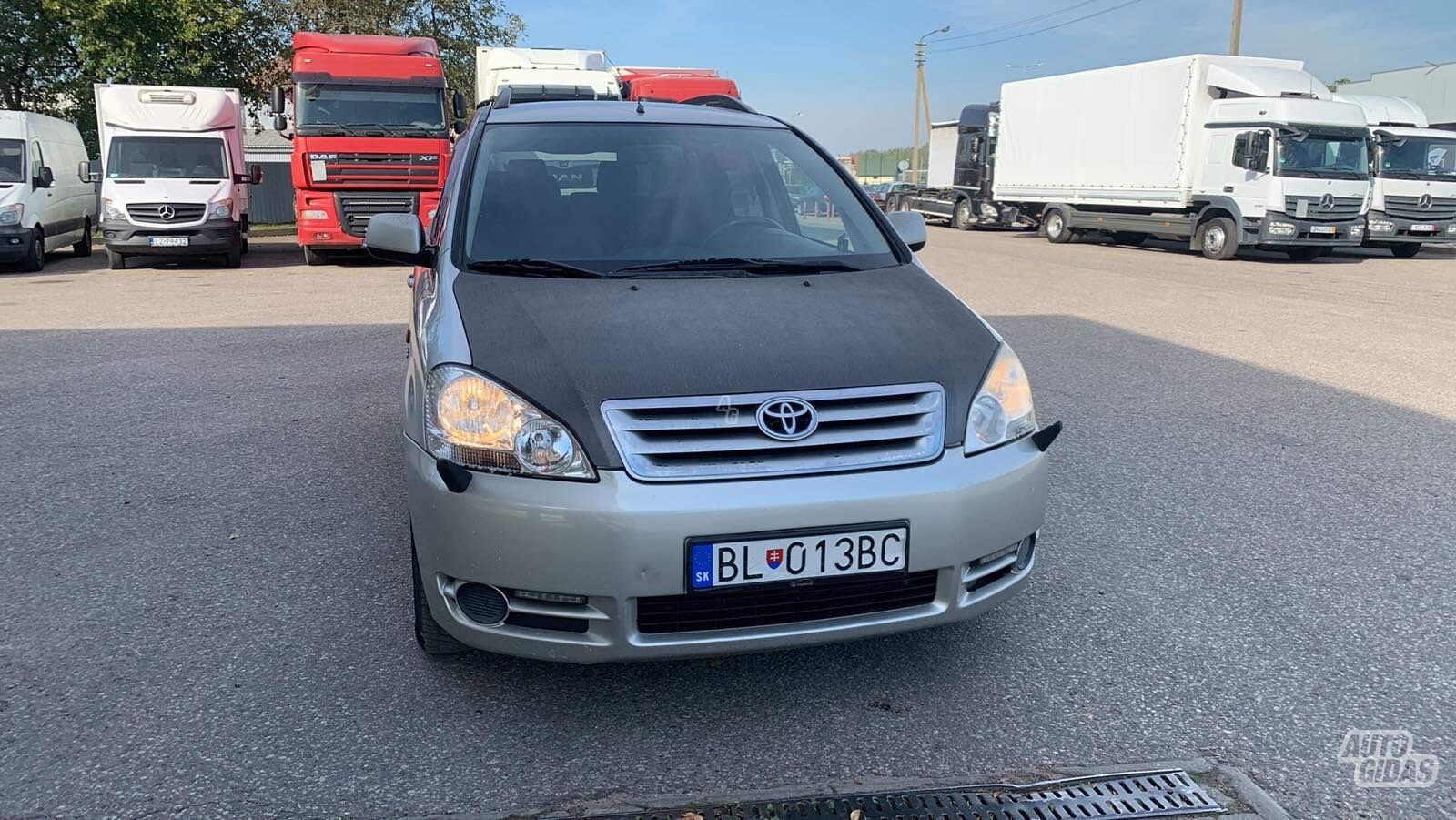 Toyota Avensis Verso 2003 y Van