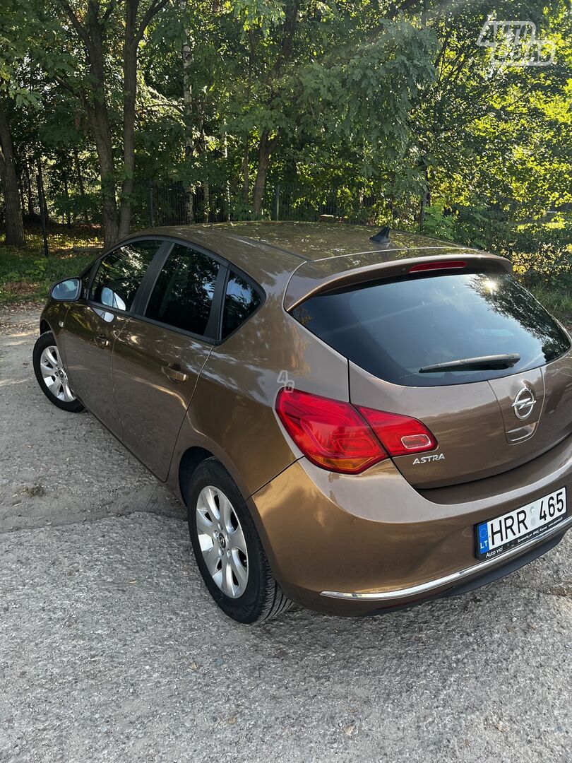 Opel Astra J 2015 г