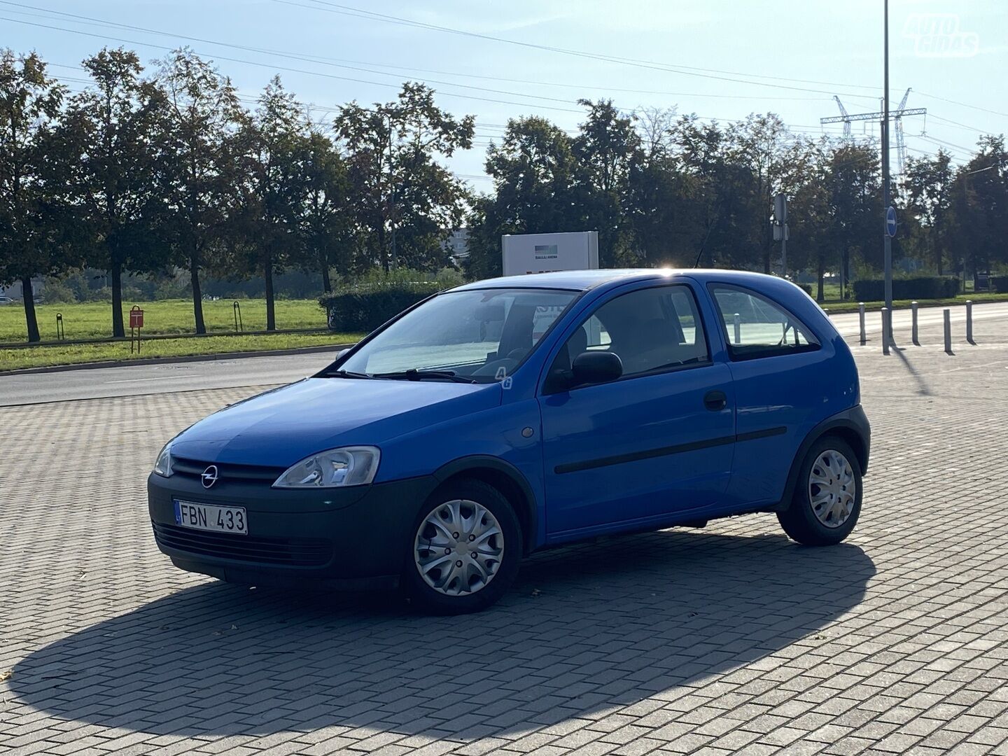 Opel Corsa 2002 y Sedan