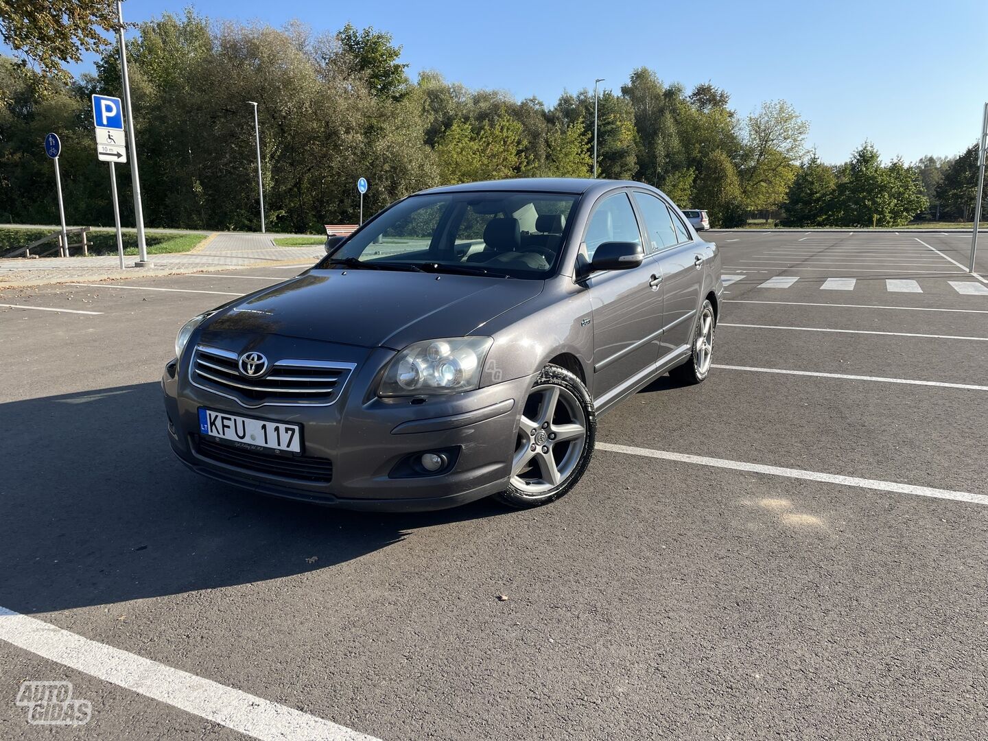 Toyota Avensis 2007 г Седан