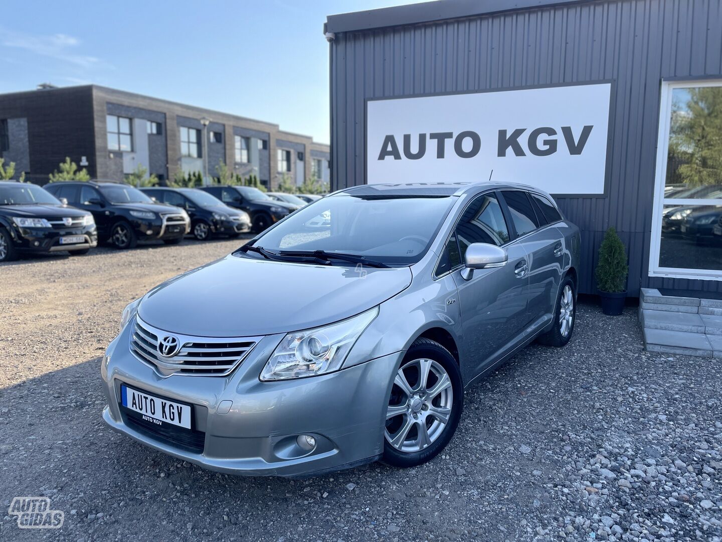 Toyota Avensis 2011 y Wagon