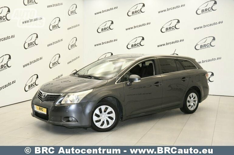 Toyota Avensis 2.0 Linea Sol Tourin 2012 г