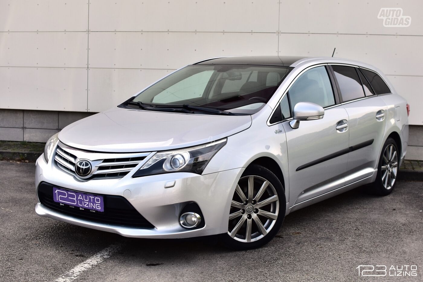 Toyota Avensis 2012 m Universalas