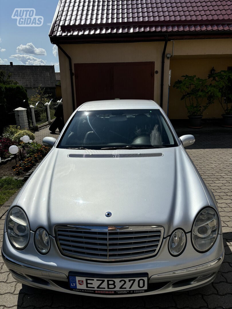 Mercedes-Benz E 270 2004 y Sedan