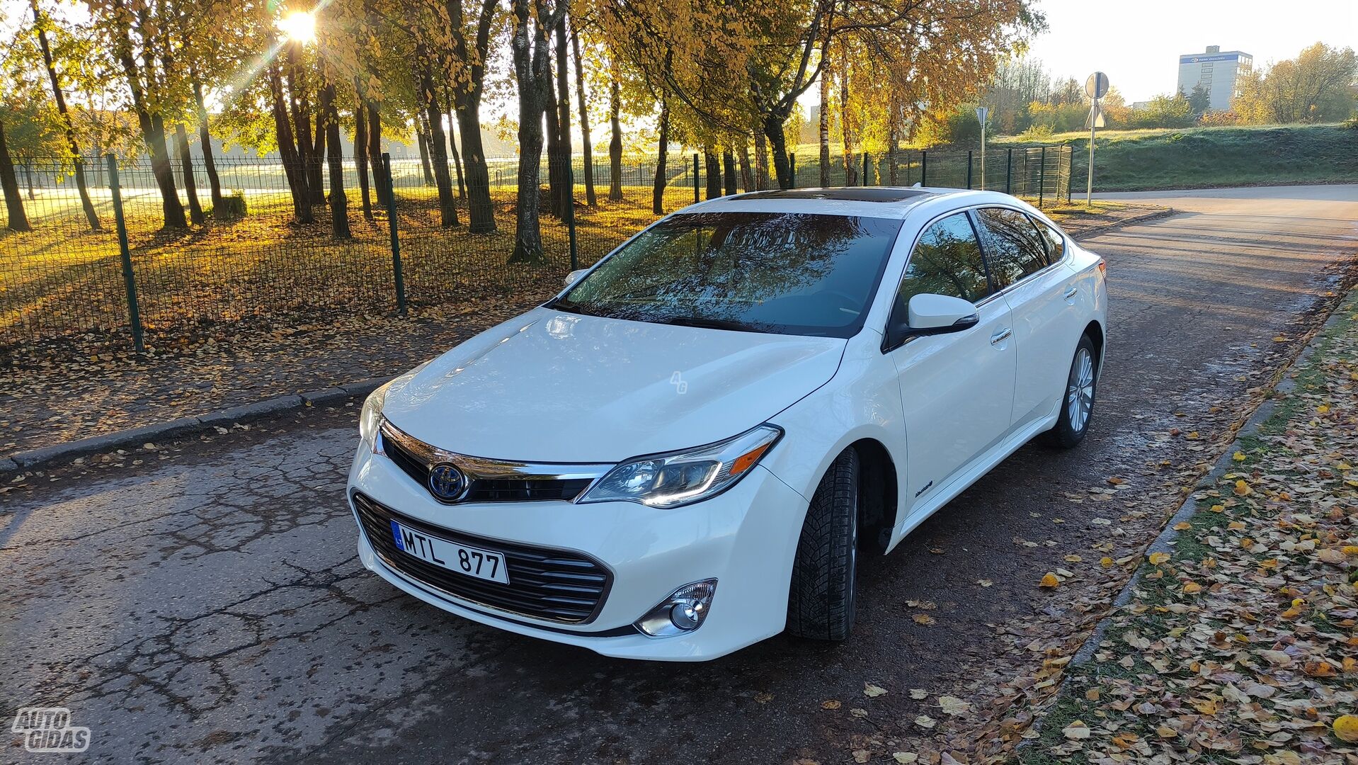 Toyota Avalon 2015 y Sedan