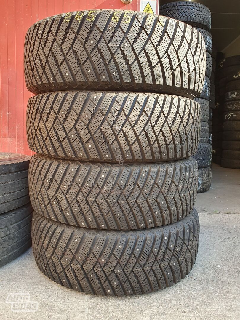 Goodyear Yra  kitu komplektu R16 winter tyres passanger car