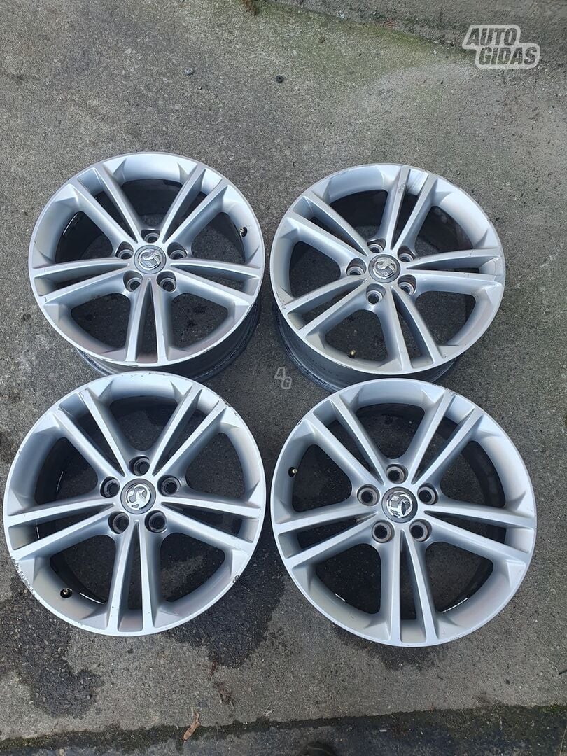 Insignia light alloy R18 rims