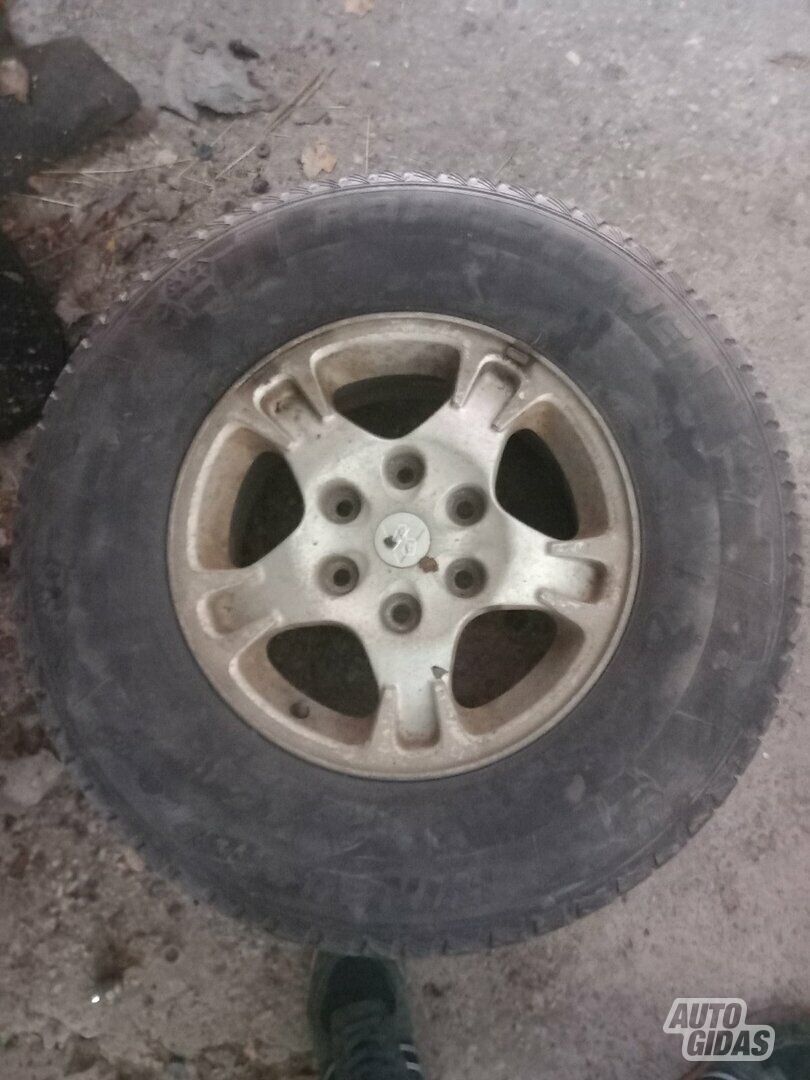 Pajero light alloy R16 rims