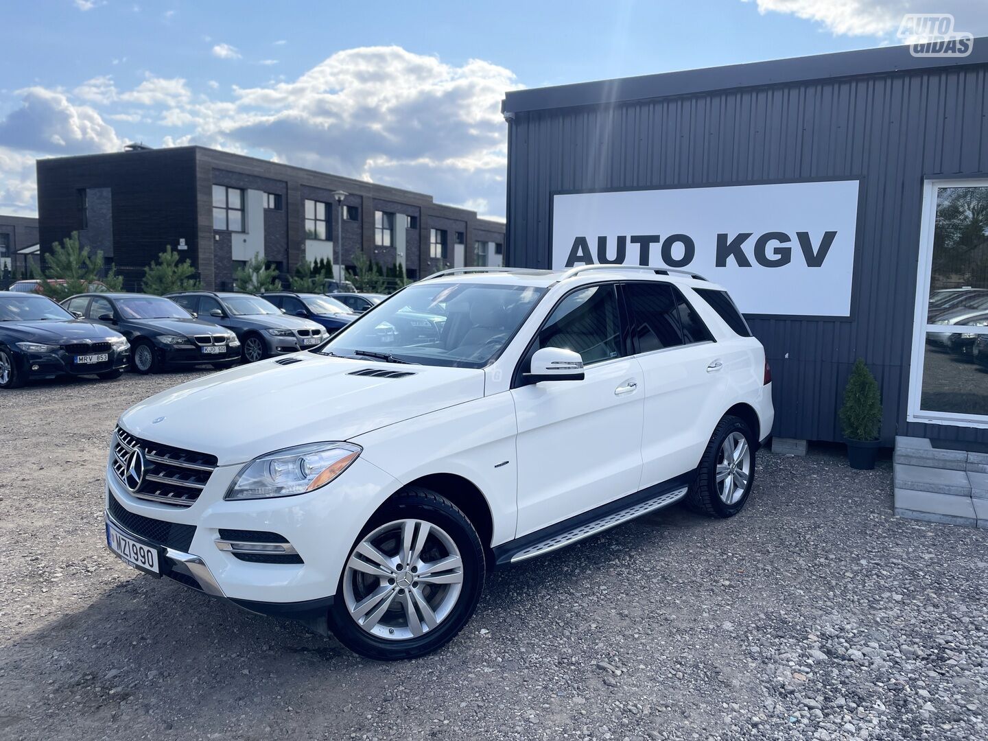 Mercedes-Benz ML 350 2012 г Внедорожник / Кроссовер