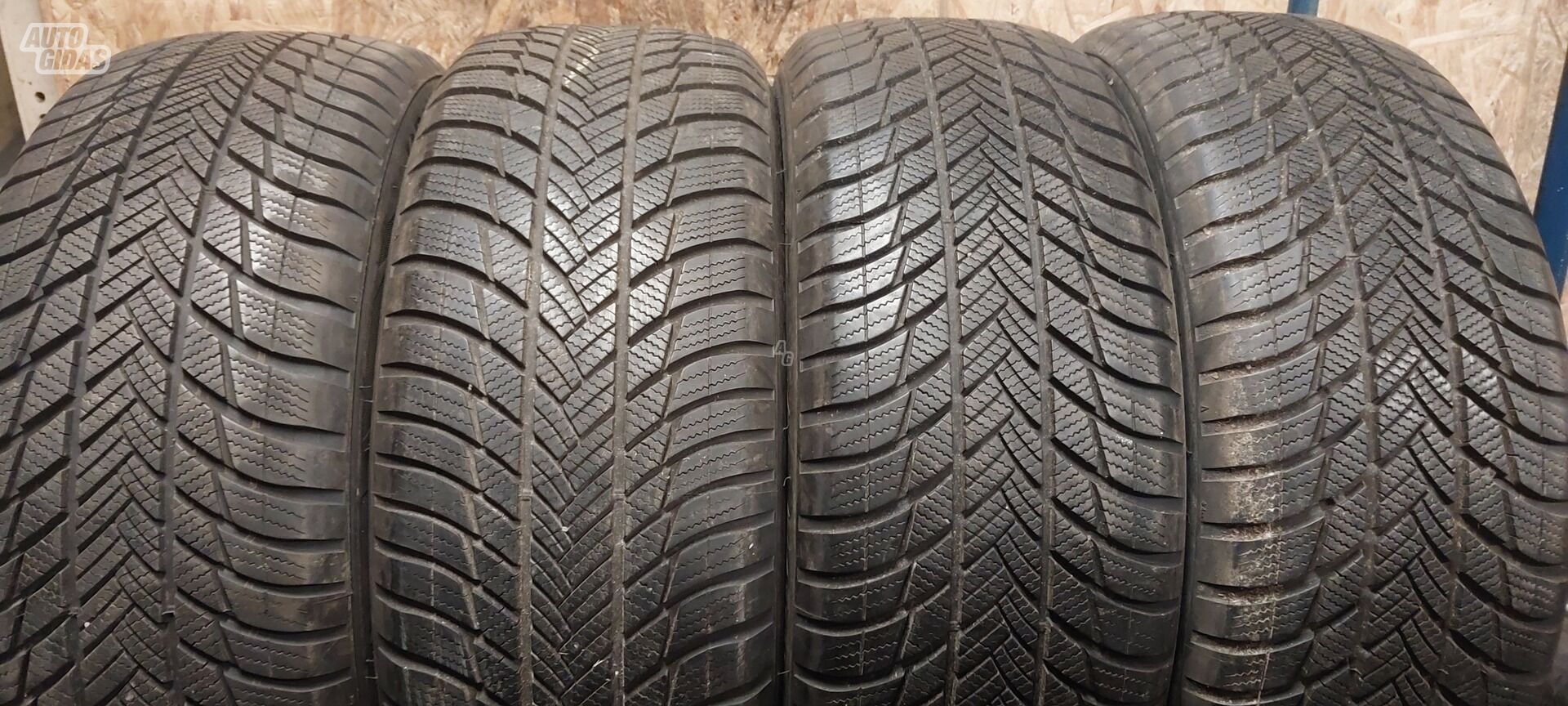 Bridgestone Blizzak LM001 R18 žieminės padangos lengviesiems