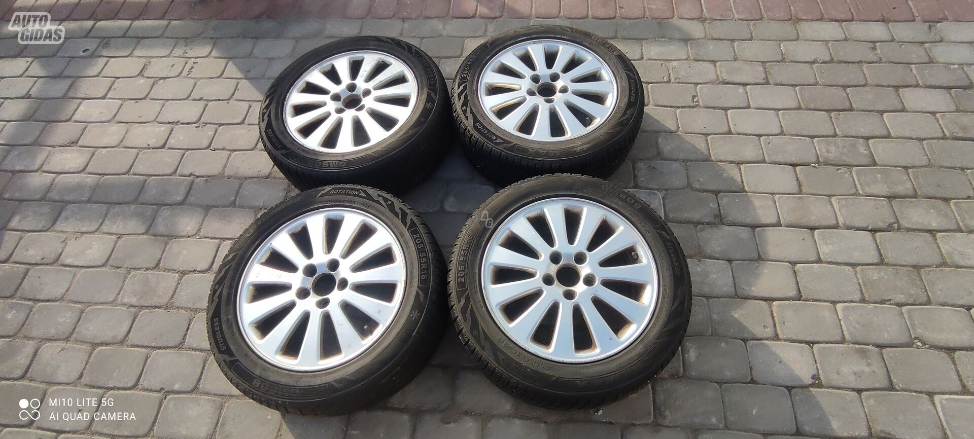 V50 light alloy R16 rims