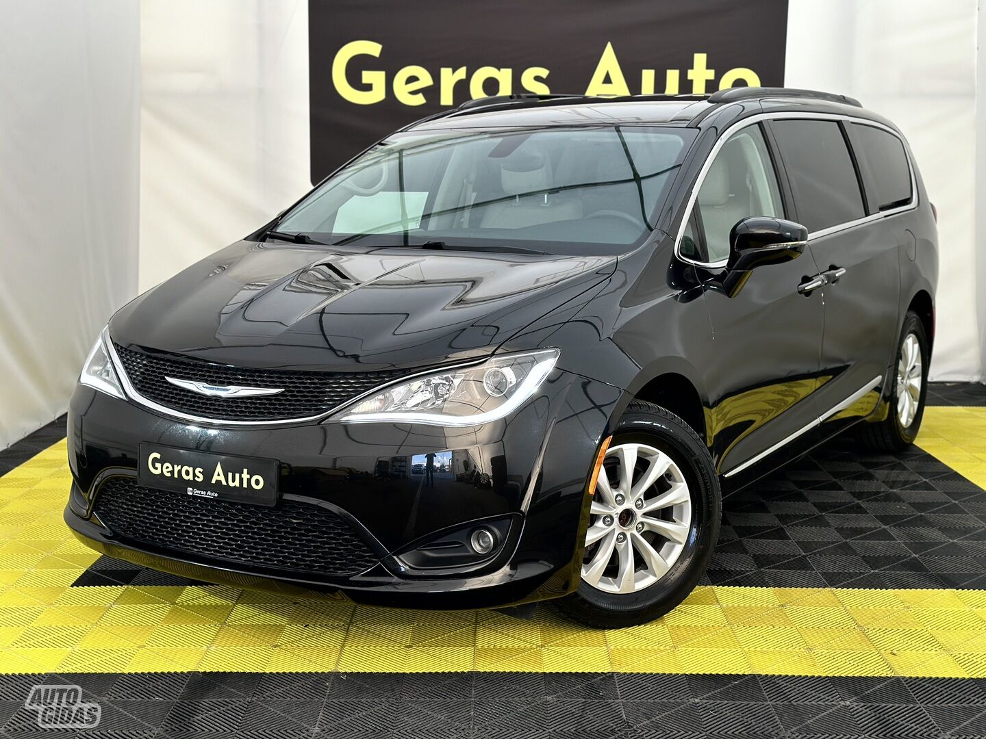 Chrysler Pacifica 2018 г Минивэн