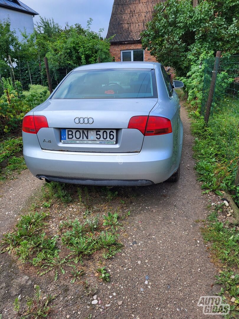 Audi A4 2004 г Седан