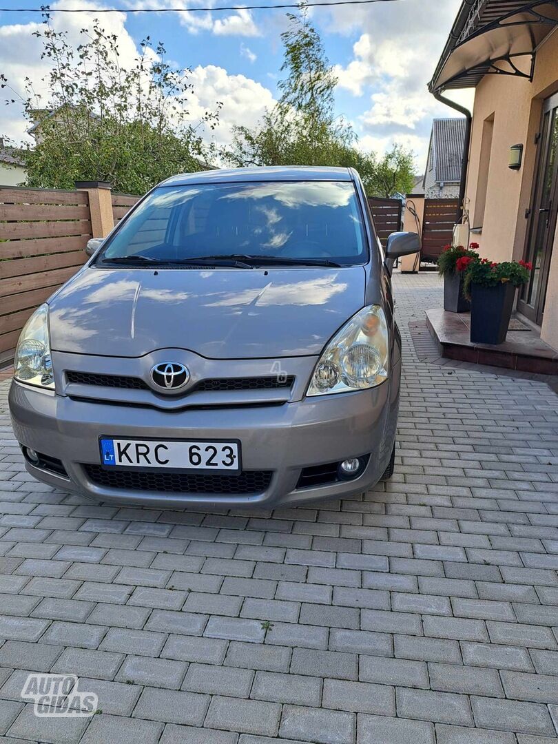 Toyota Corolla Verso 2006 г Минивэн