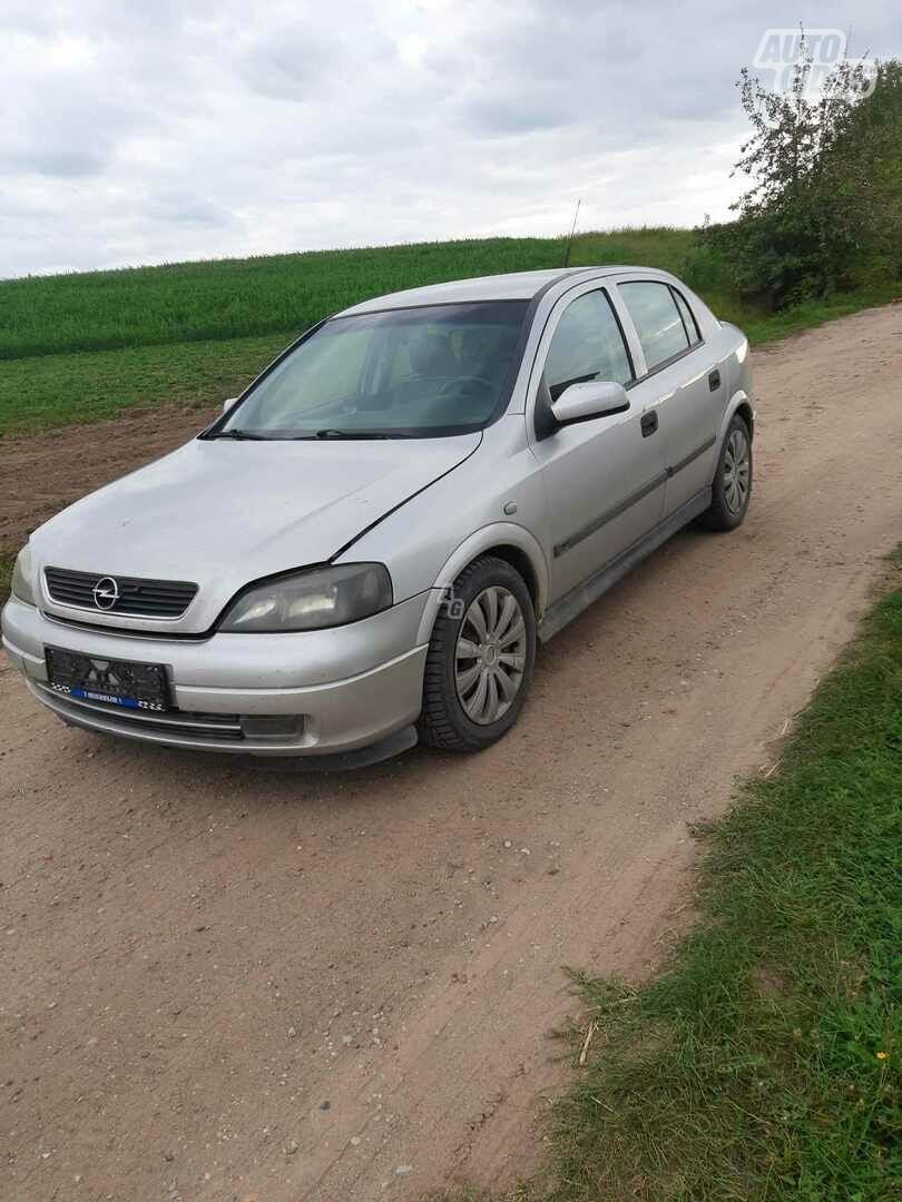 Opel Astra 2000 m dalys