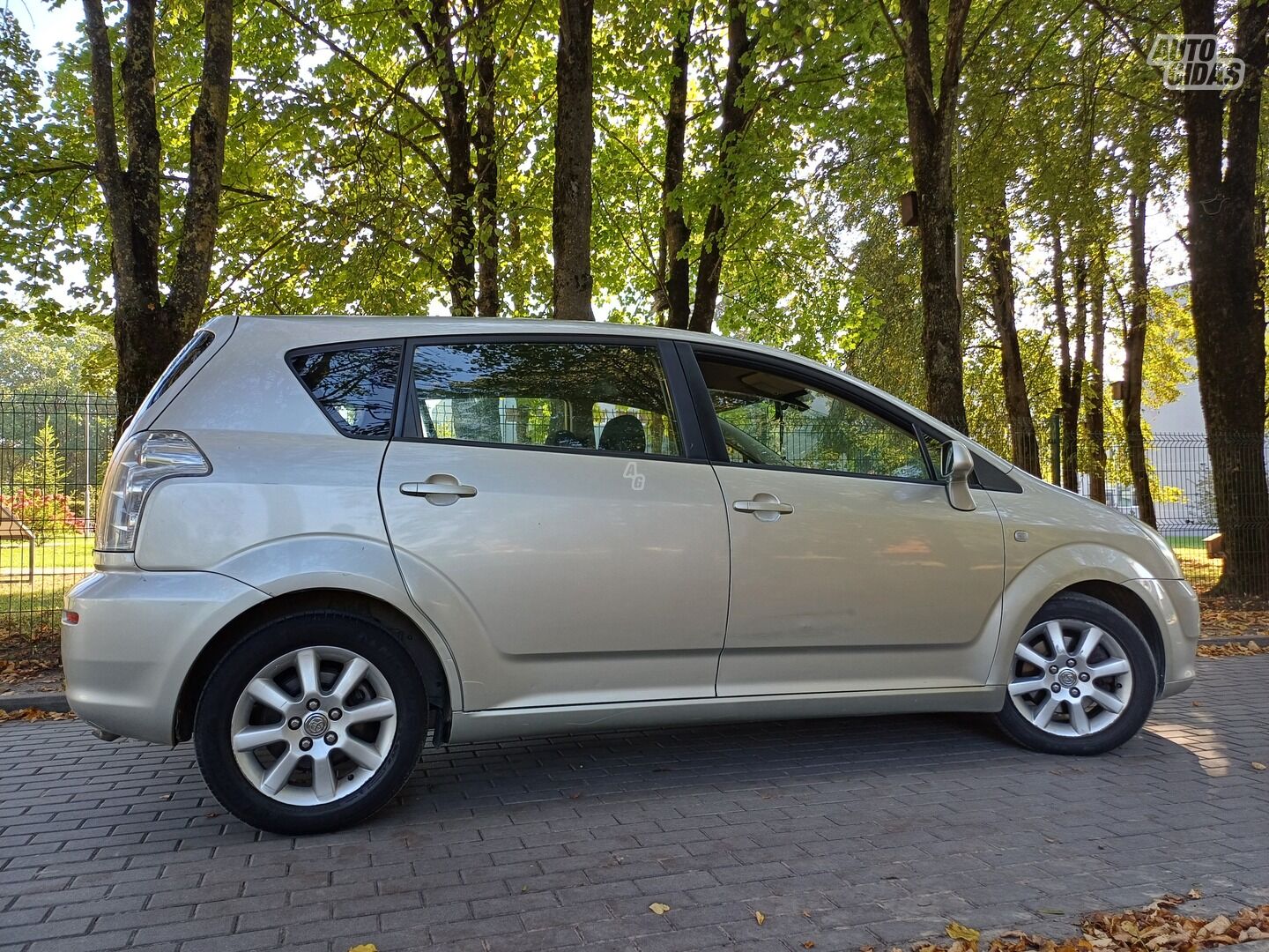 Toyota Corolla Verso 2005 г Минивэн