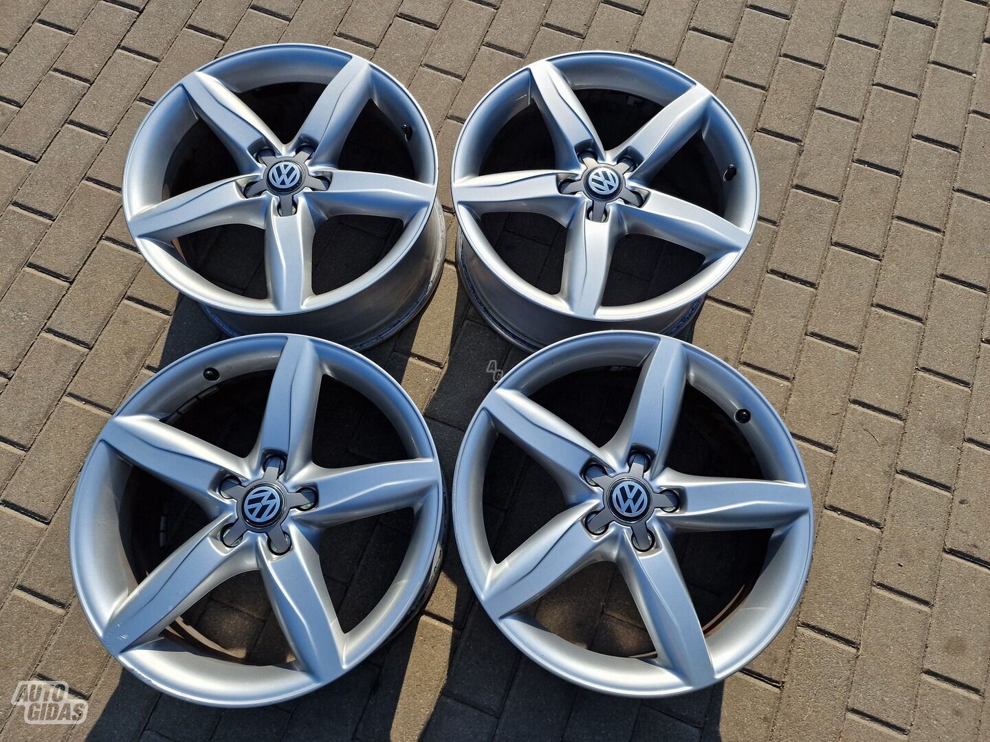 Volkswagen Golf, Passat, Beetle Passat light alloy R18 rims