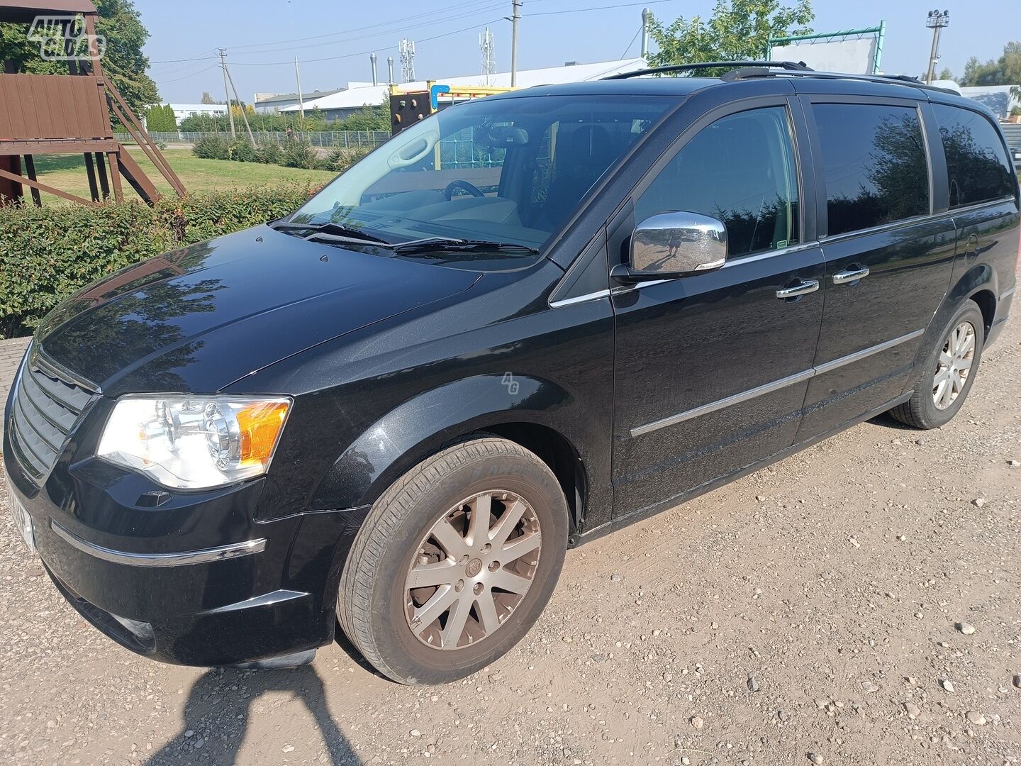 Chrysler Town & Country 2010 г запчясти