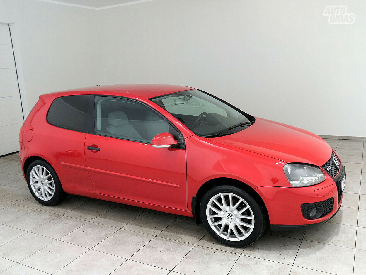 Volkswagen Golf 2004 г Хэтчбек