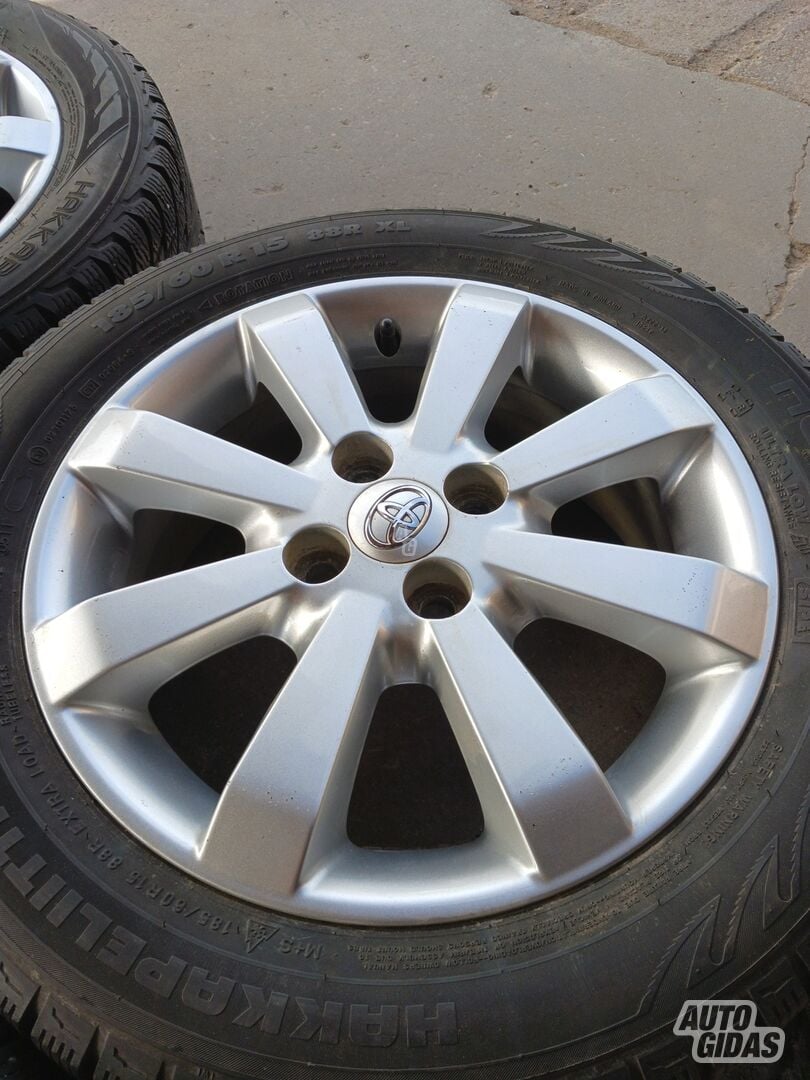 Toyota iQ light alloy R15 rims