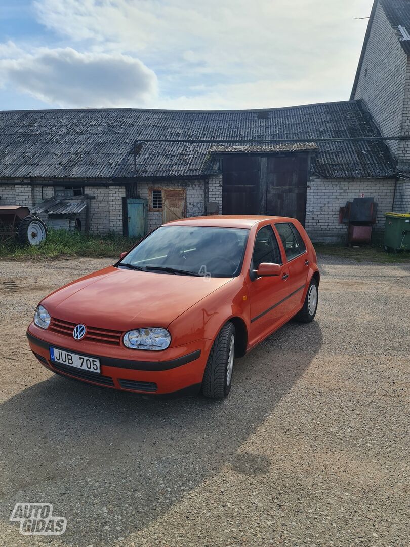 Volkswagen Golf 5545 1998 m