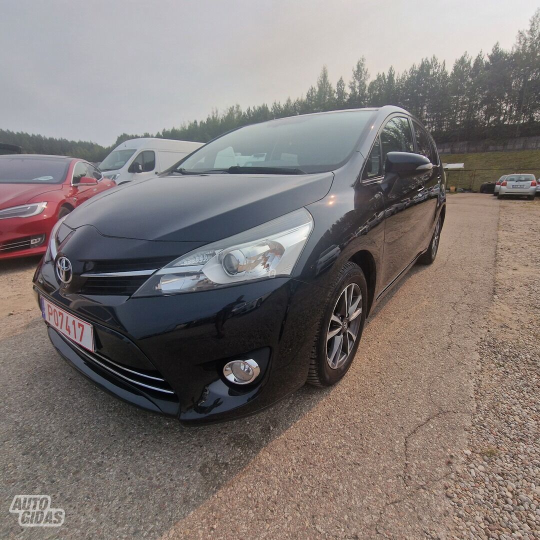 Toyota Verso D-4D 2013 г