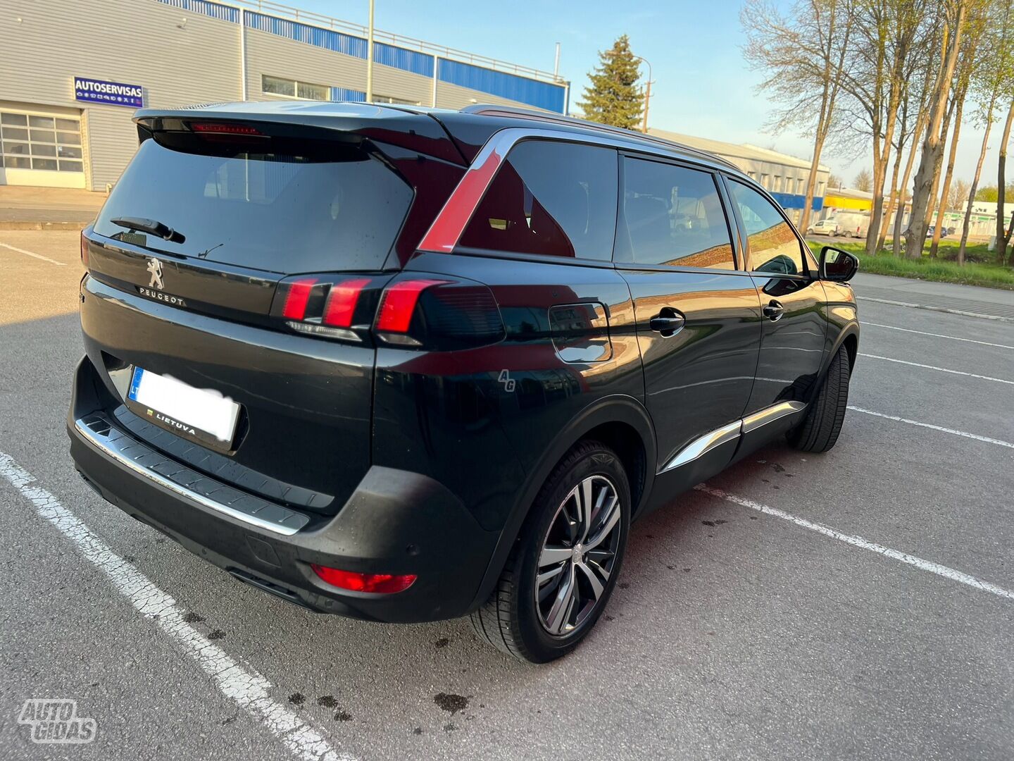 Peugeot 5008 II 2017 m