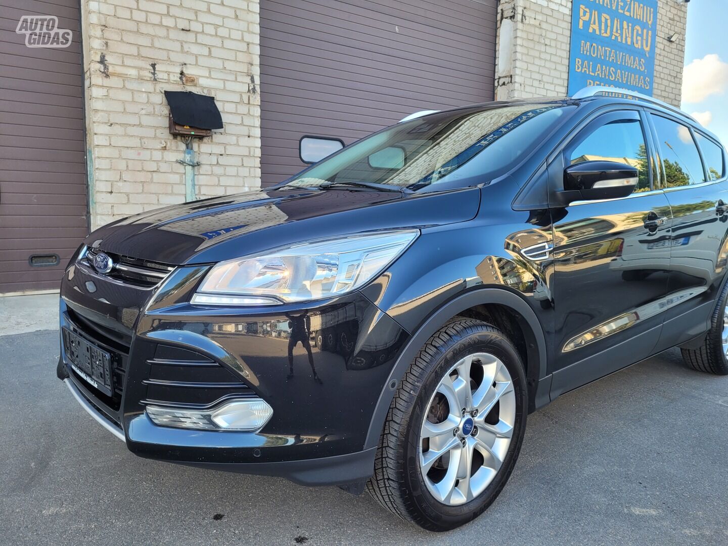 Ford Kuga 2013 y Off-road / Crossover