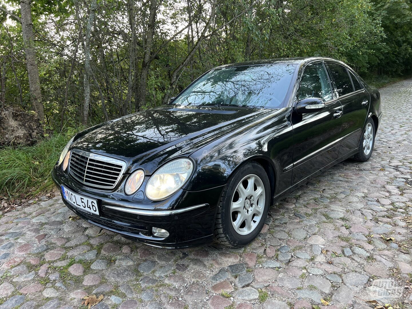 Mercedes-Benz E 270 2002 г Седан