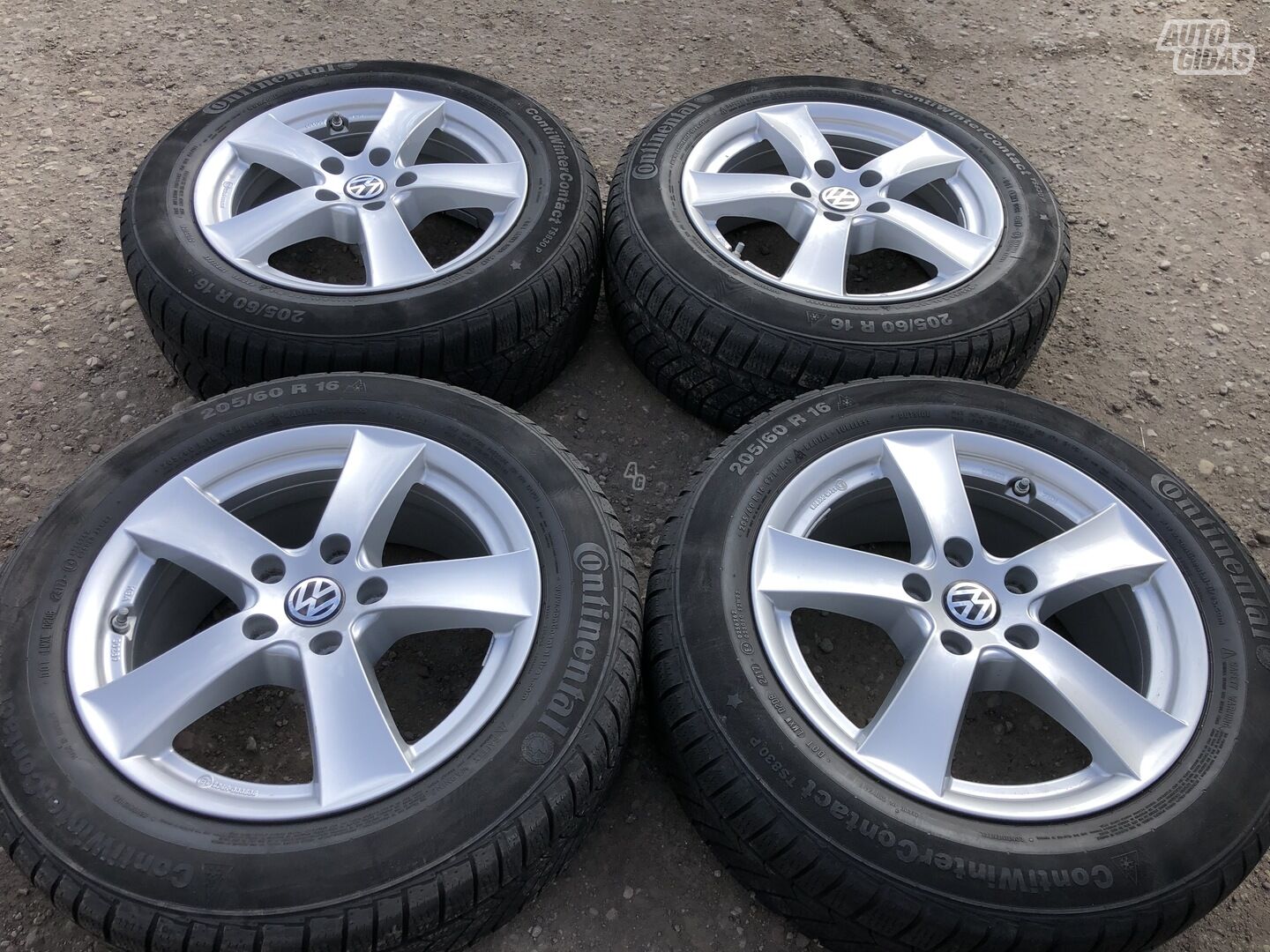 Volkswagen Siunciam, 6,5J ET41 light alloy R16 rims