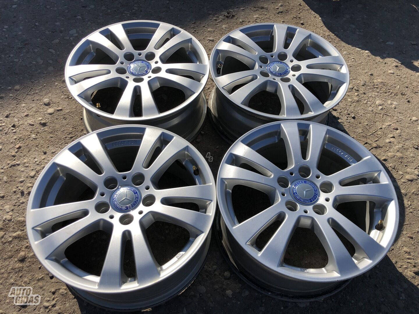 Mercedes-Benz Siunciam, 7,5J ET45 light alloy R16 rims