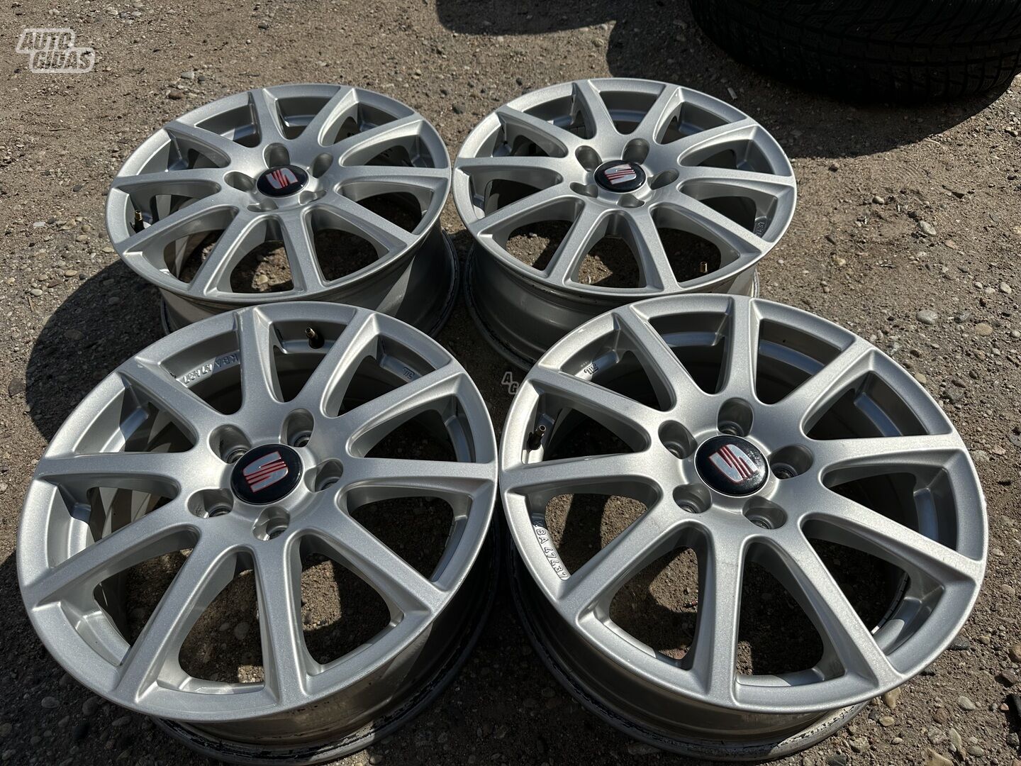 Seat Siunciam, 6,5J ET45 light alloy R16 rims