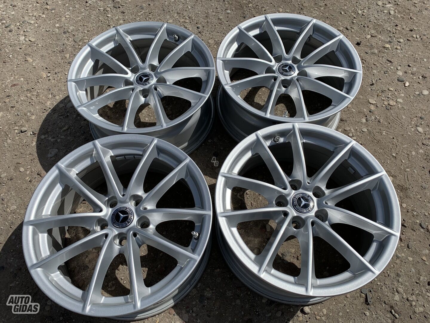 Mercedes-Benz Siunciam, 7,5J ET27 light alloy R17 rims