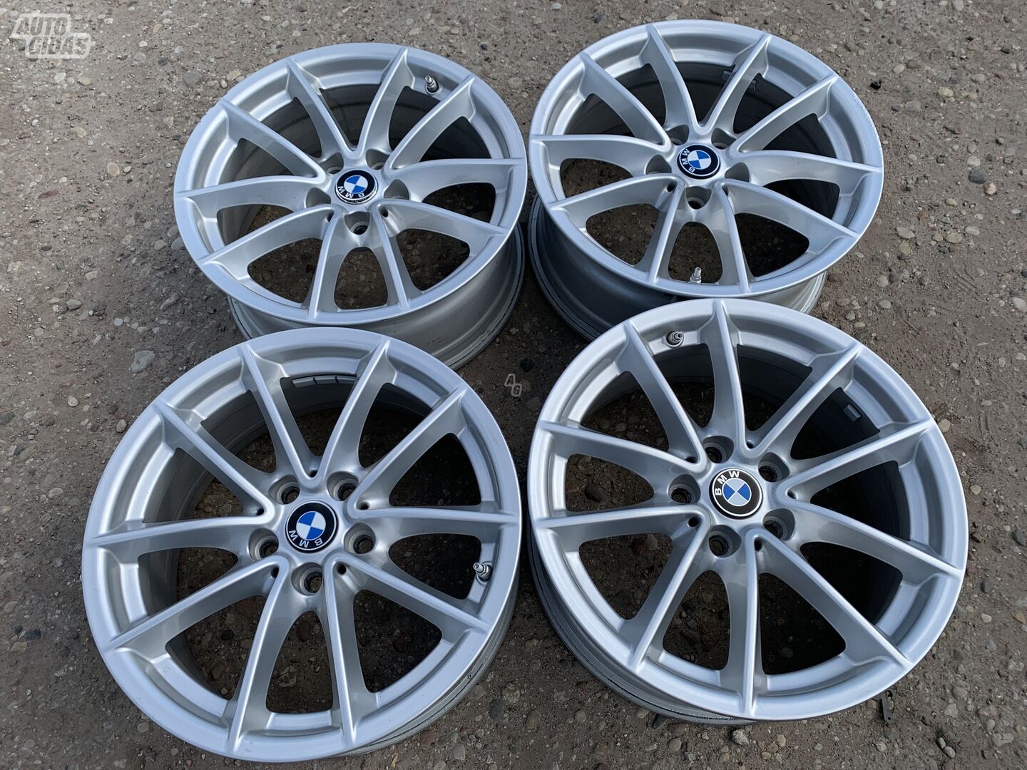 BMW Siunciam, 7,5J ET27 light alloy R17 rims