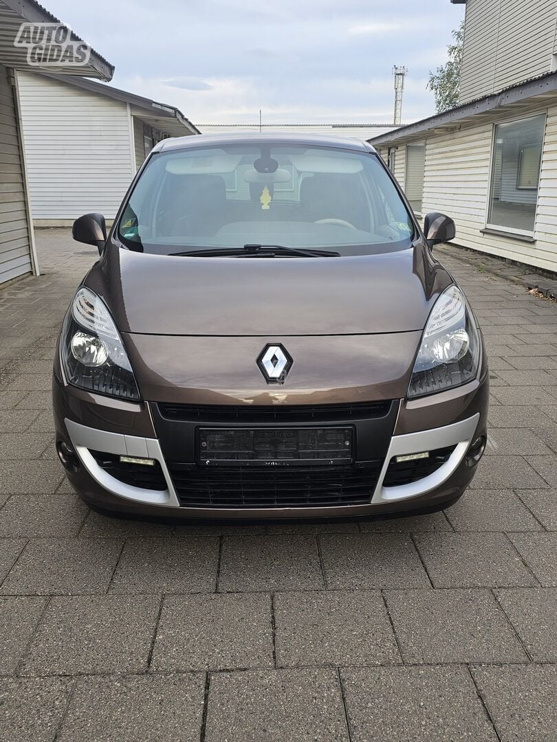 Renault Scenic 2012 y Hatchback