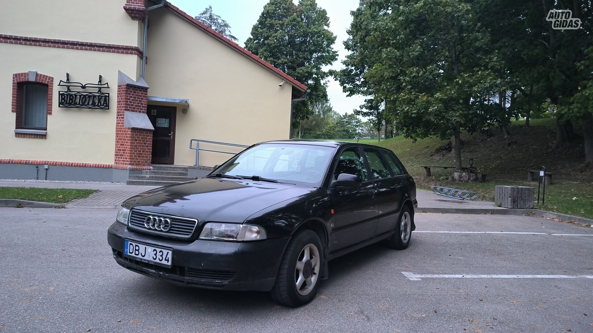 Audi A4 1996 m Universalas