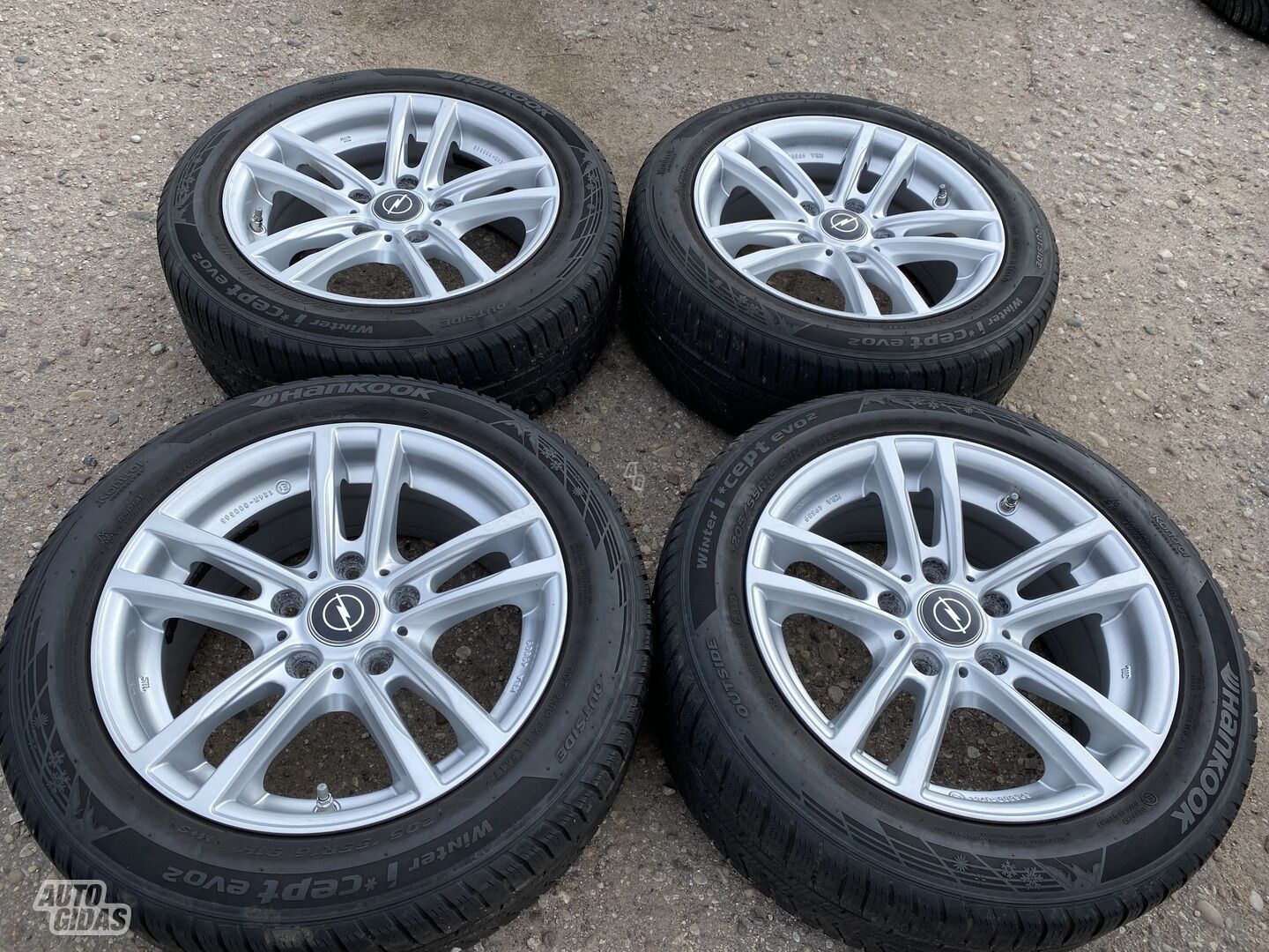 Opel Siunciam, 7J ET31 Insignia light alloy R16 rims