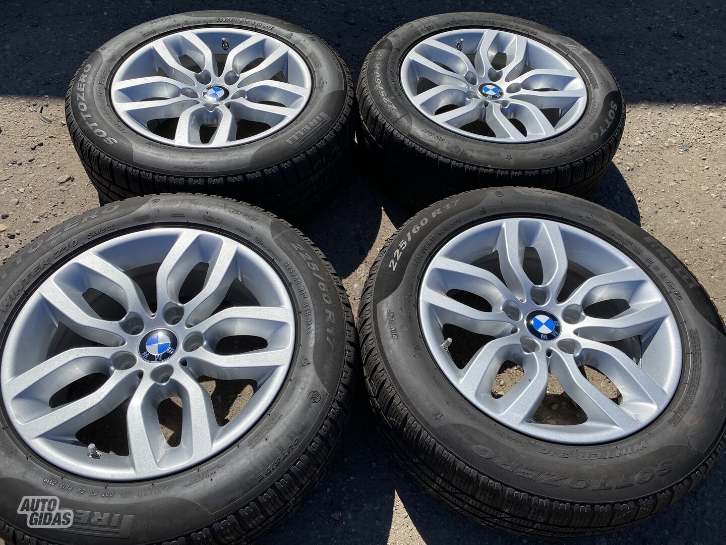 BMW Siunciam, 7,5J ET32 light alloy R17 rims