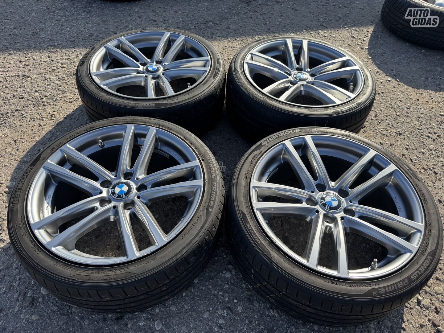 BMW Siunciam, 8J ET34 light alloy R18 rims