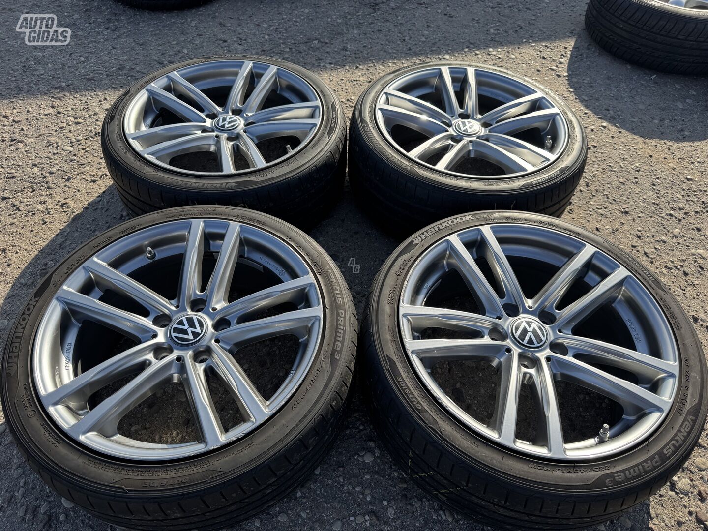 Volkswagen Siunciam, 8J ET34 Transporter light alloy R18 rims