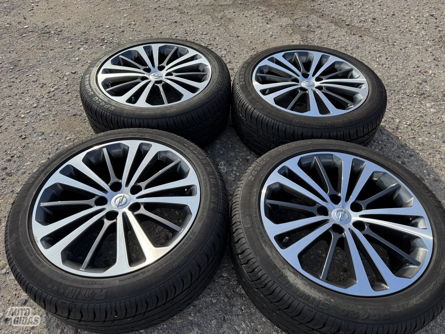 Opel Siunciam, 8.5J ET49 Insignia light alloy R18 rims