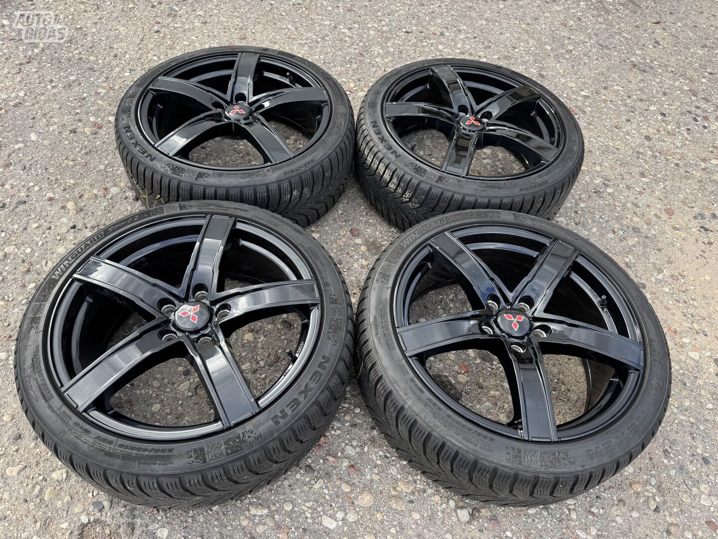 Mitsubishi Siunciam, 7.5J ET49 light alloy R18 rims