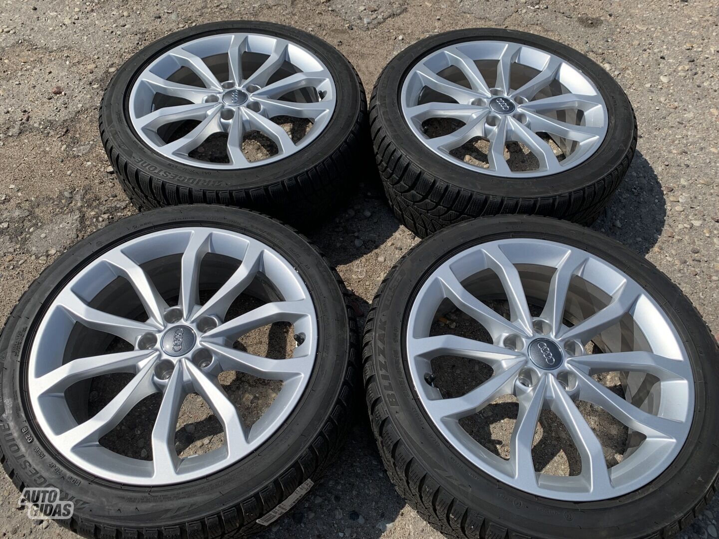 Audi Siunciam, 7,5J ET39 light alloy R18 rims