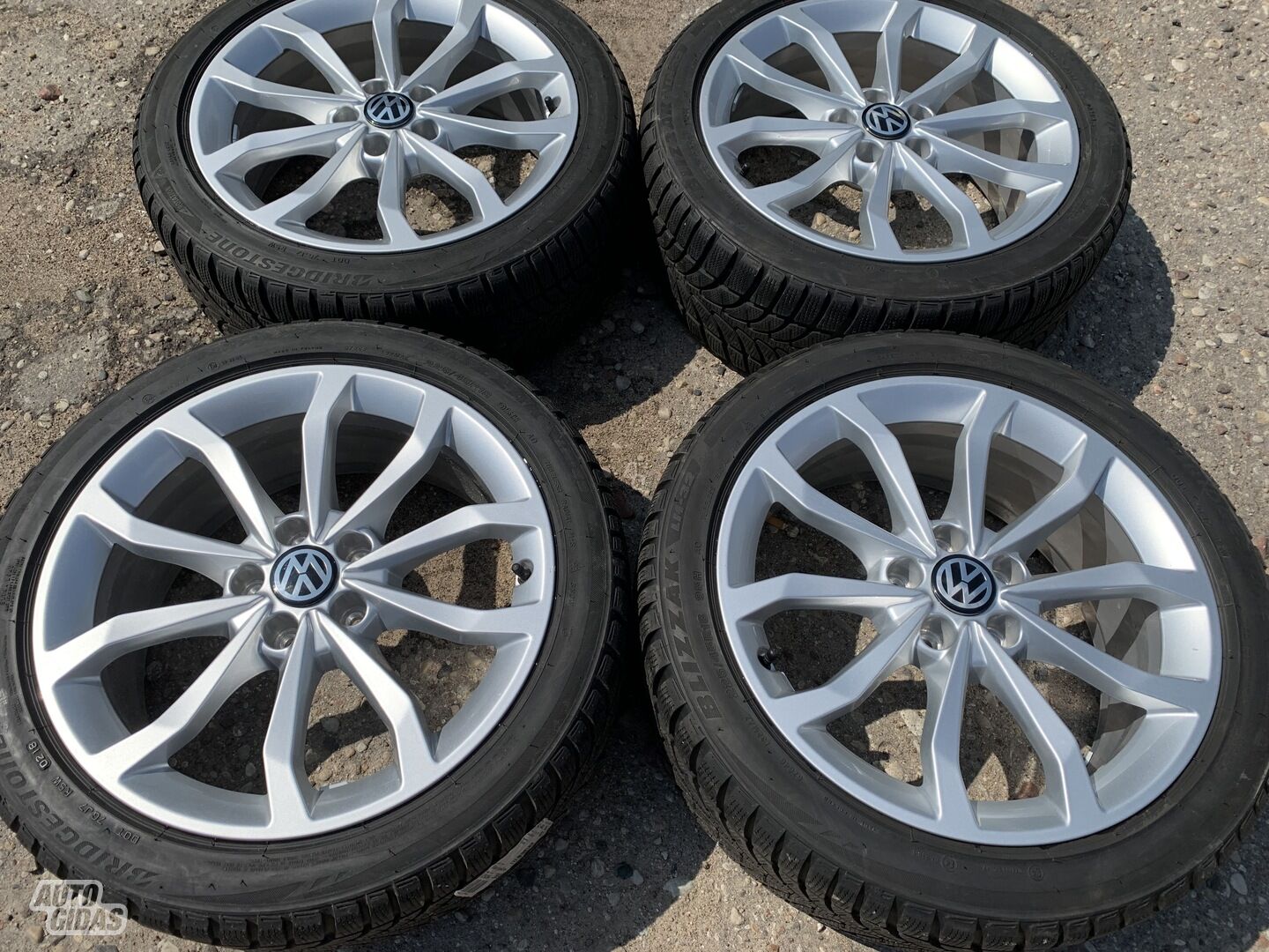 Volkswagen Siunciam, 7,5J ET39 light alloy R18 rims