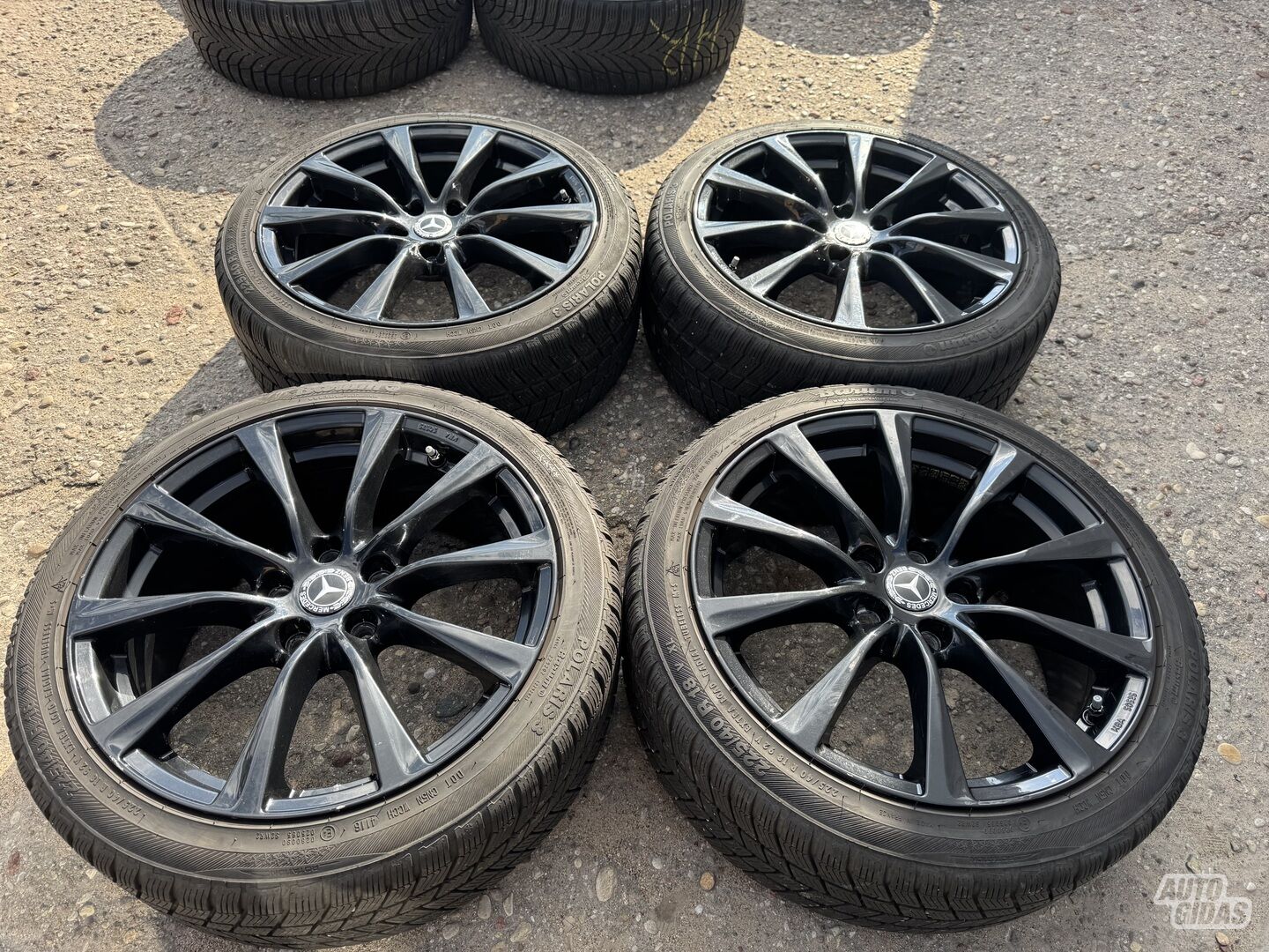 Mercedes-Benz Siunciam, 8J ET48 light alloy R18 rims