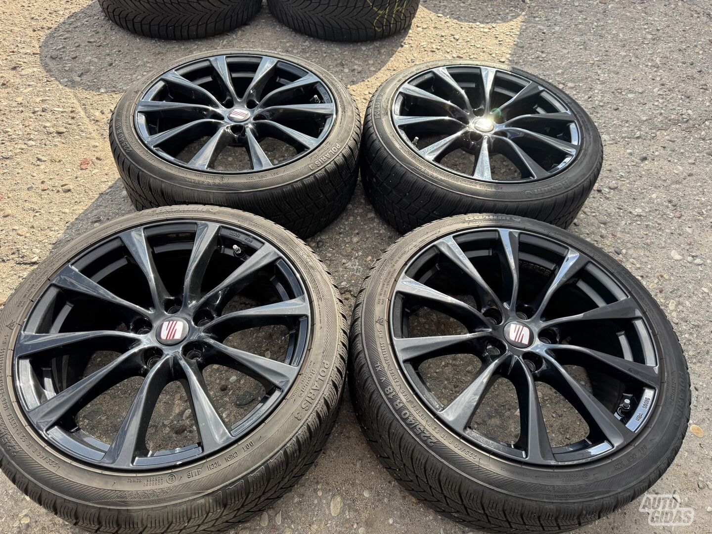 Seat Siunciam, 8J ET48 light alloy R18 rims